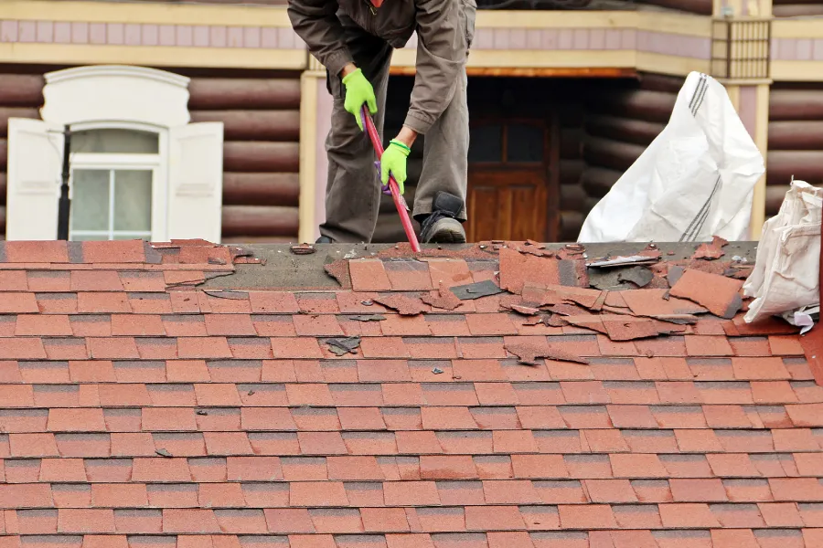 Signs Your Roof Needs Immediate Repair To Prevent Damage in Houston, TX